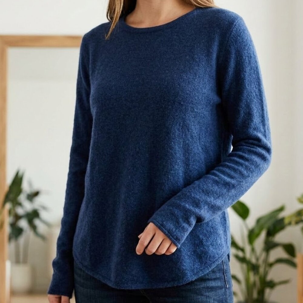 The Cashmere Project 100% Cashmere Blue Crewneck Sweater  Small   Excellent Cond